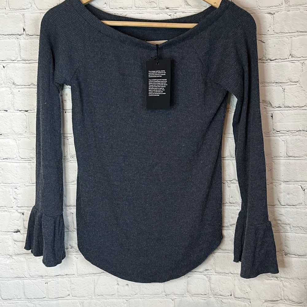 Chaser Women’s Ribbed Bell Sleeve size Medium NEW Wide Neck